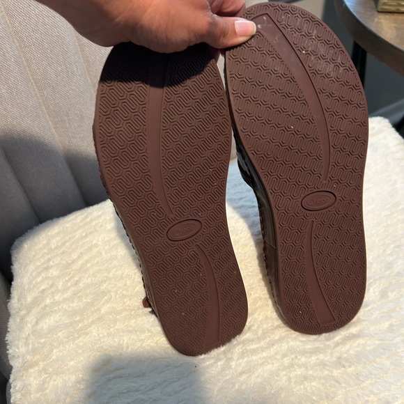 Brown Strappy Sandals CHACO size 40 used Like NEW, they have stitching. - Picture 4 of 16
